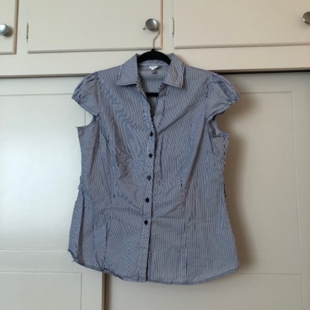 EUC Harve Bernard Short Cap Sleeve Blouse Blue and White strips Size Medium